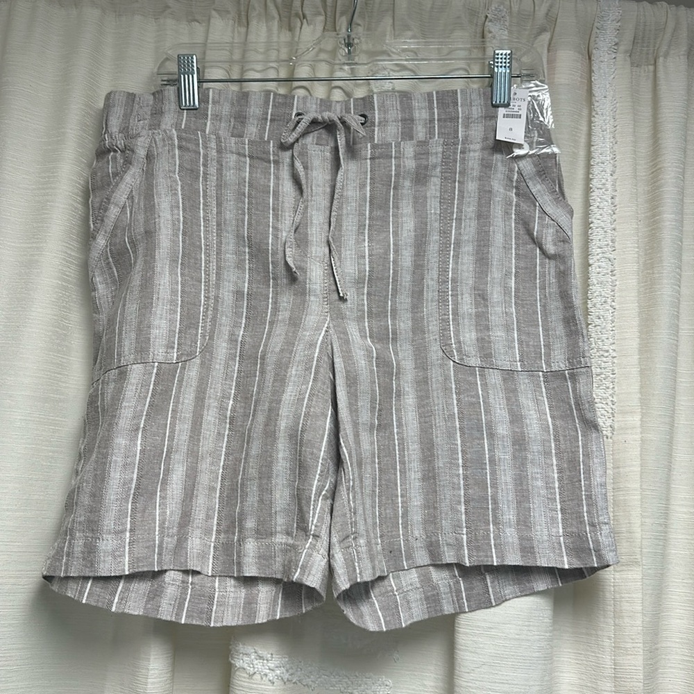 NWT Talbots size 8 khaki/white 7” shorts